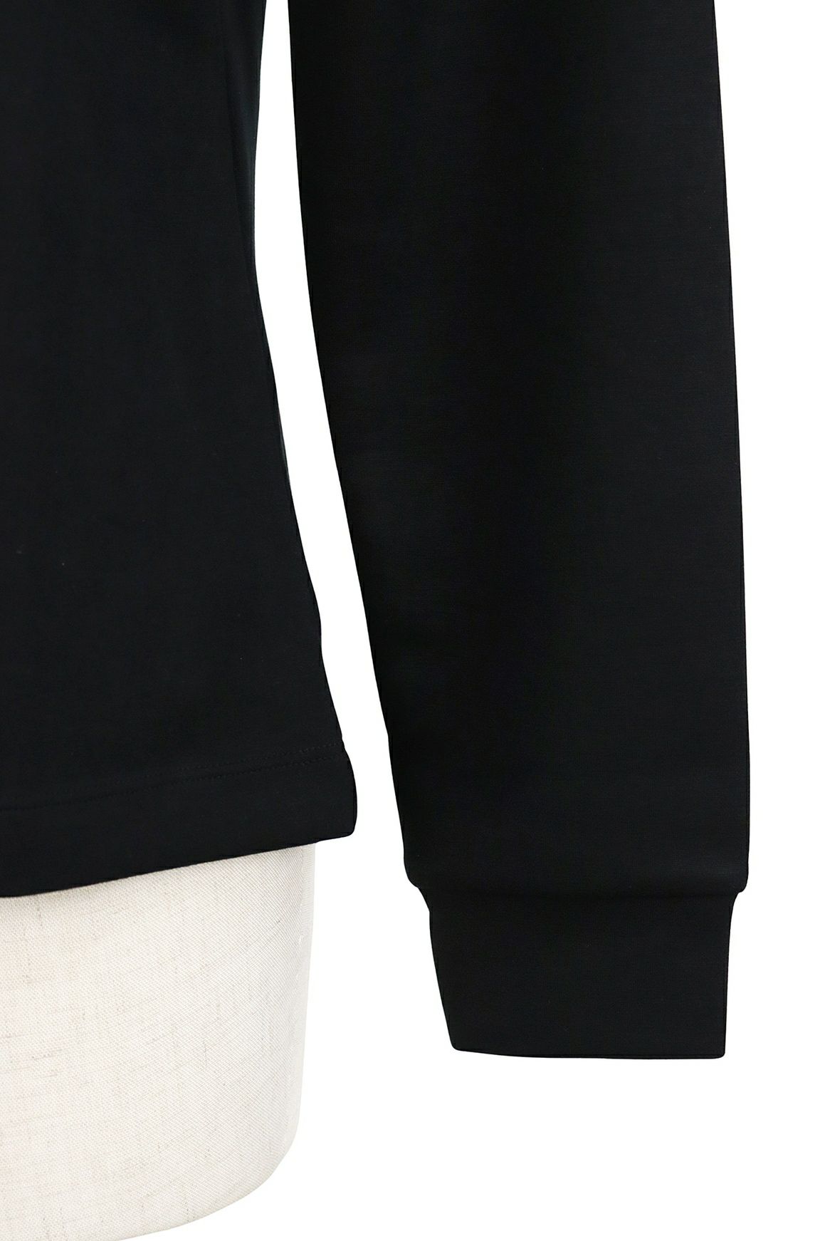 ティーマックのハイネックシャツ