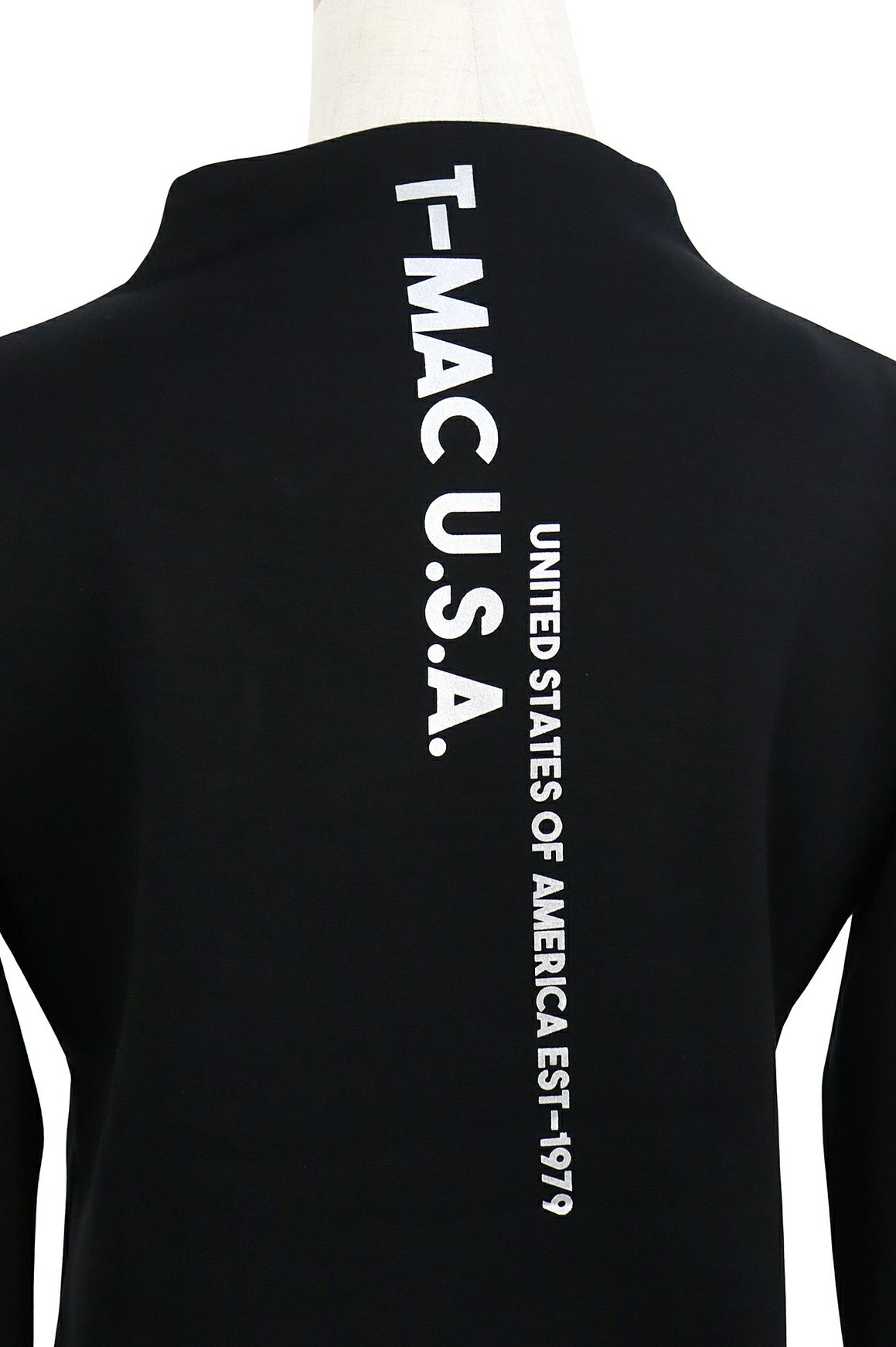 ティーマックのハイネックシャツ