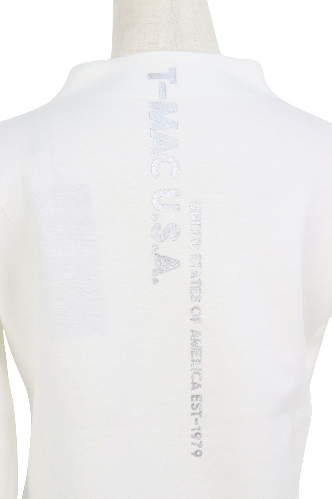 ティーマックのハイネックシャツ