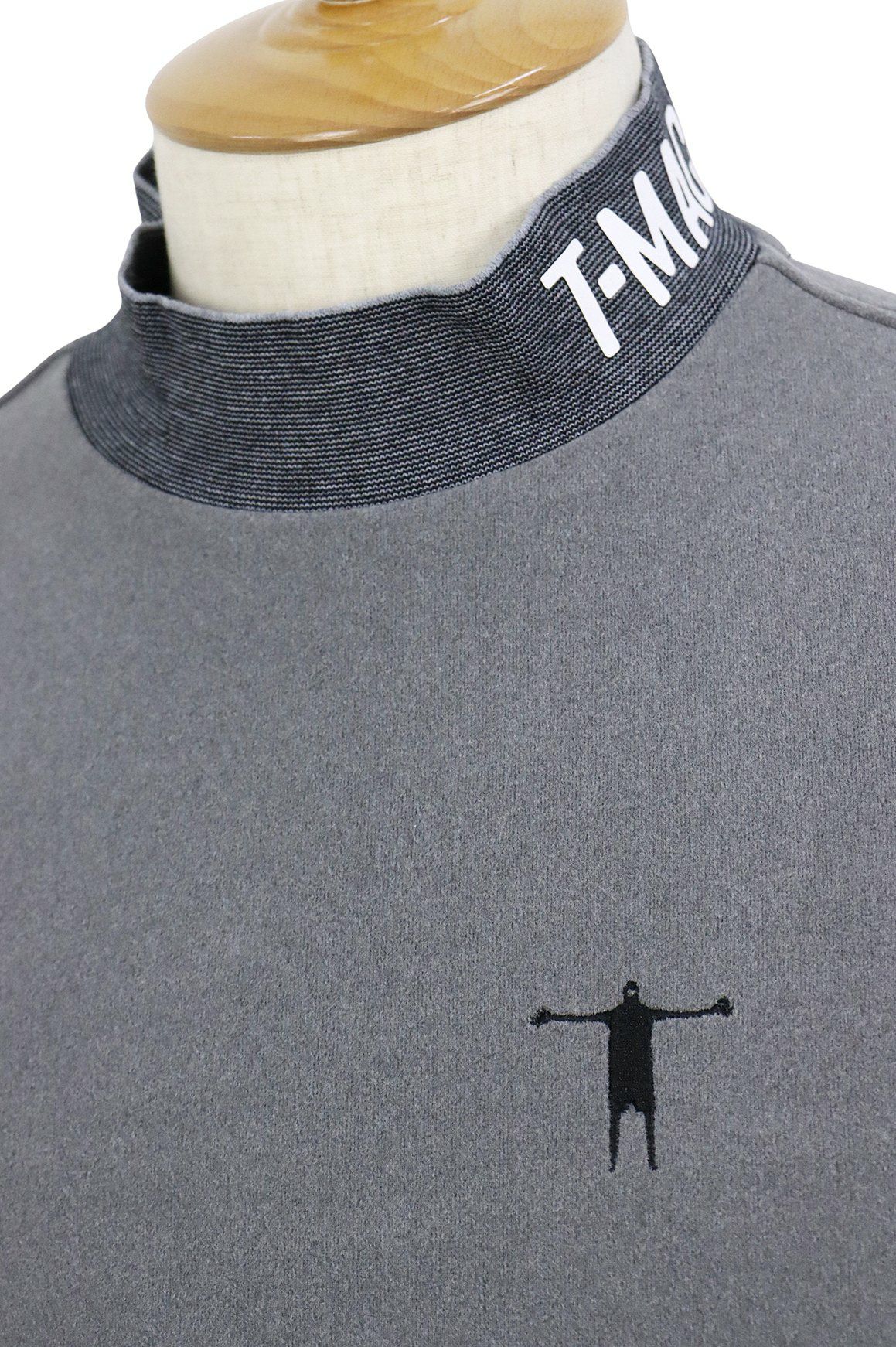 ティーマックのハイネックシャツ