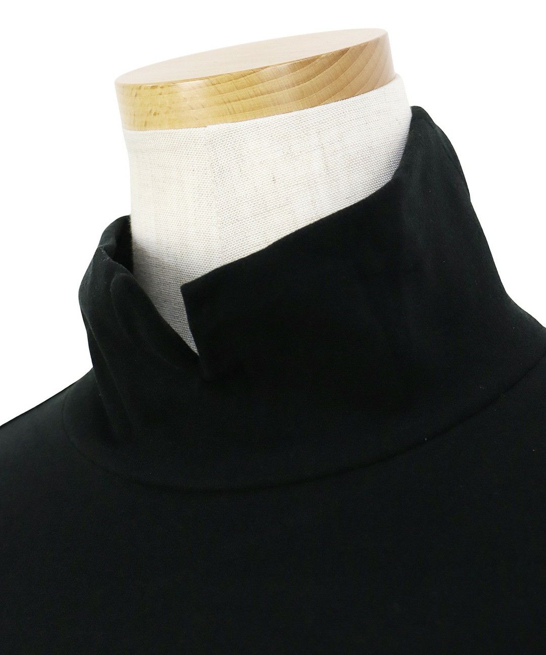 スタジオピッコーネのハイネックシャツ