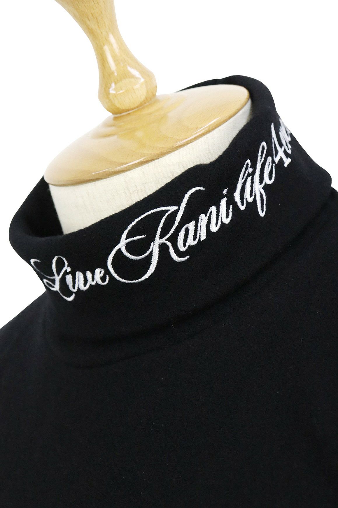 カールカナイのハイネックシャツ