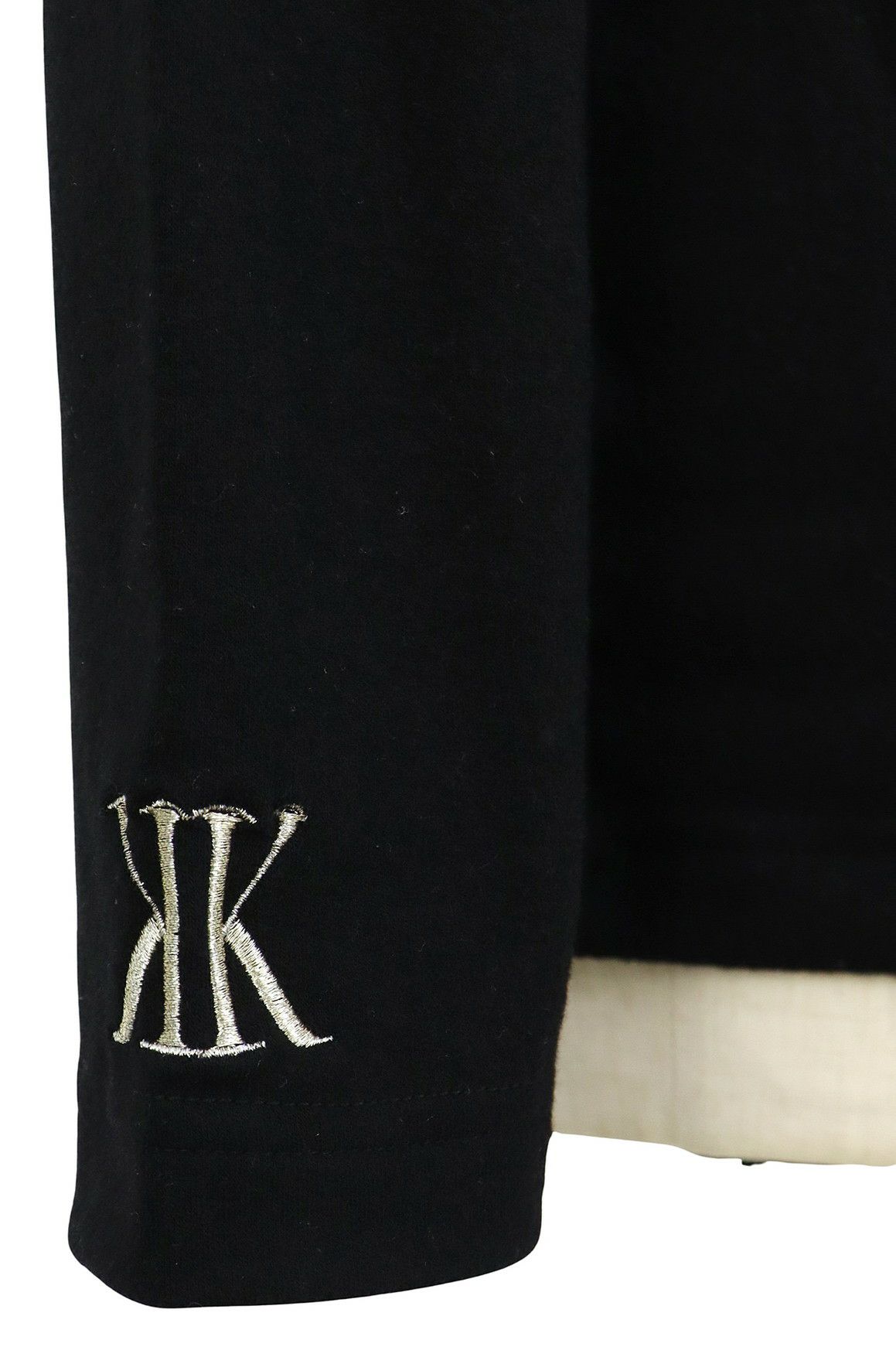 カールカナイのハイネックシャツ