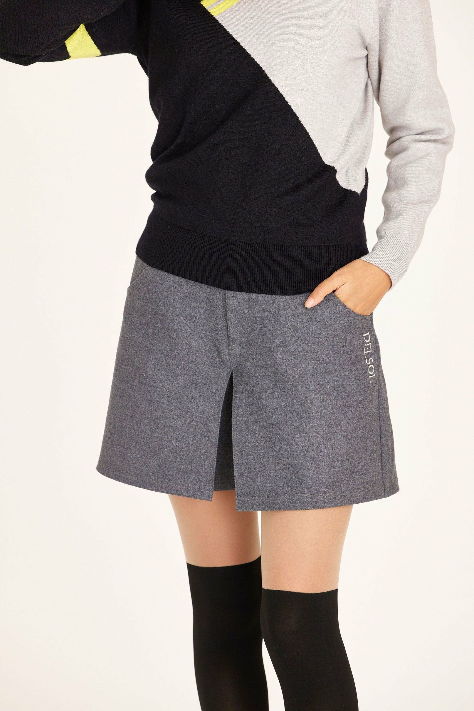 デルソルゴルフのショートパンツ