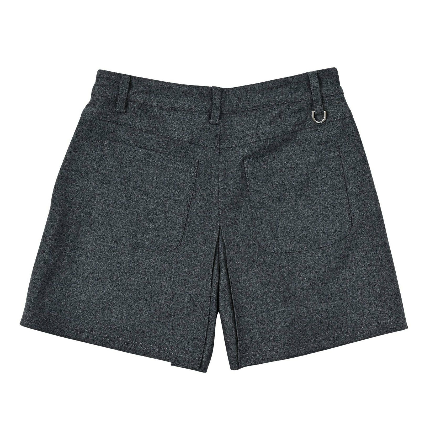 デルソルゴルフのショートパンツ