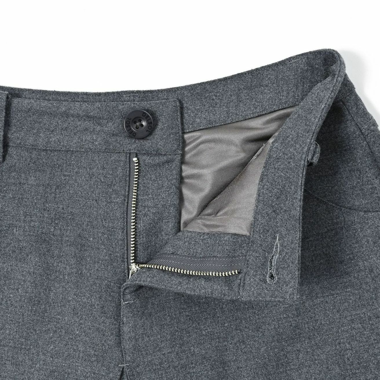 デルソルゴルフのショートパンツ