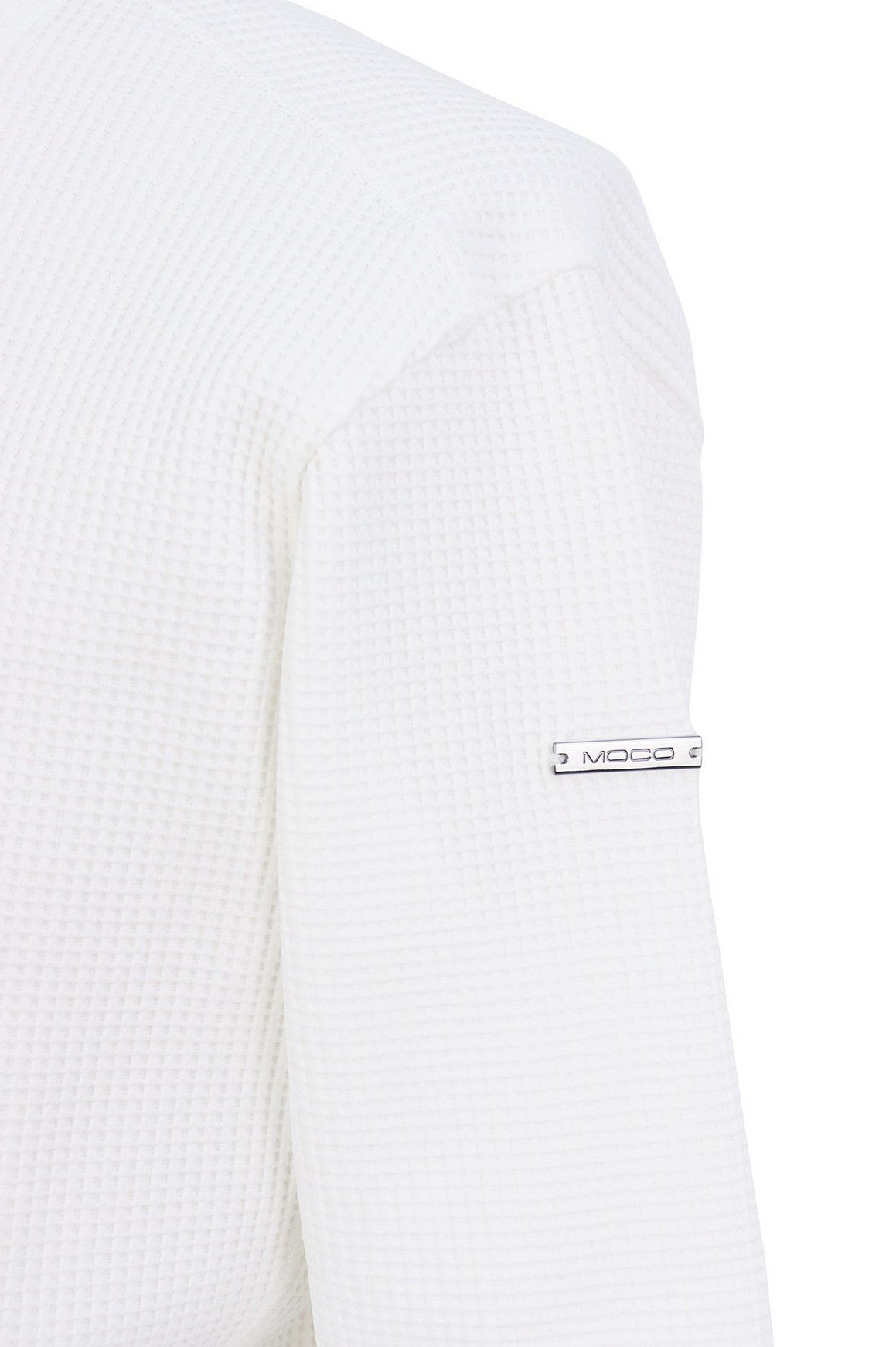 モコのハイネックシャツ