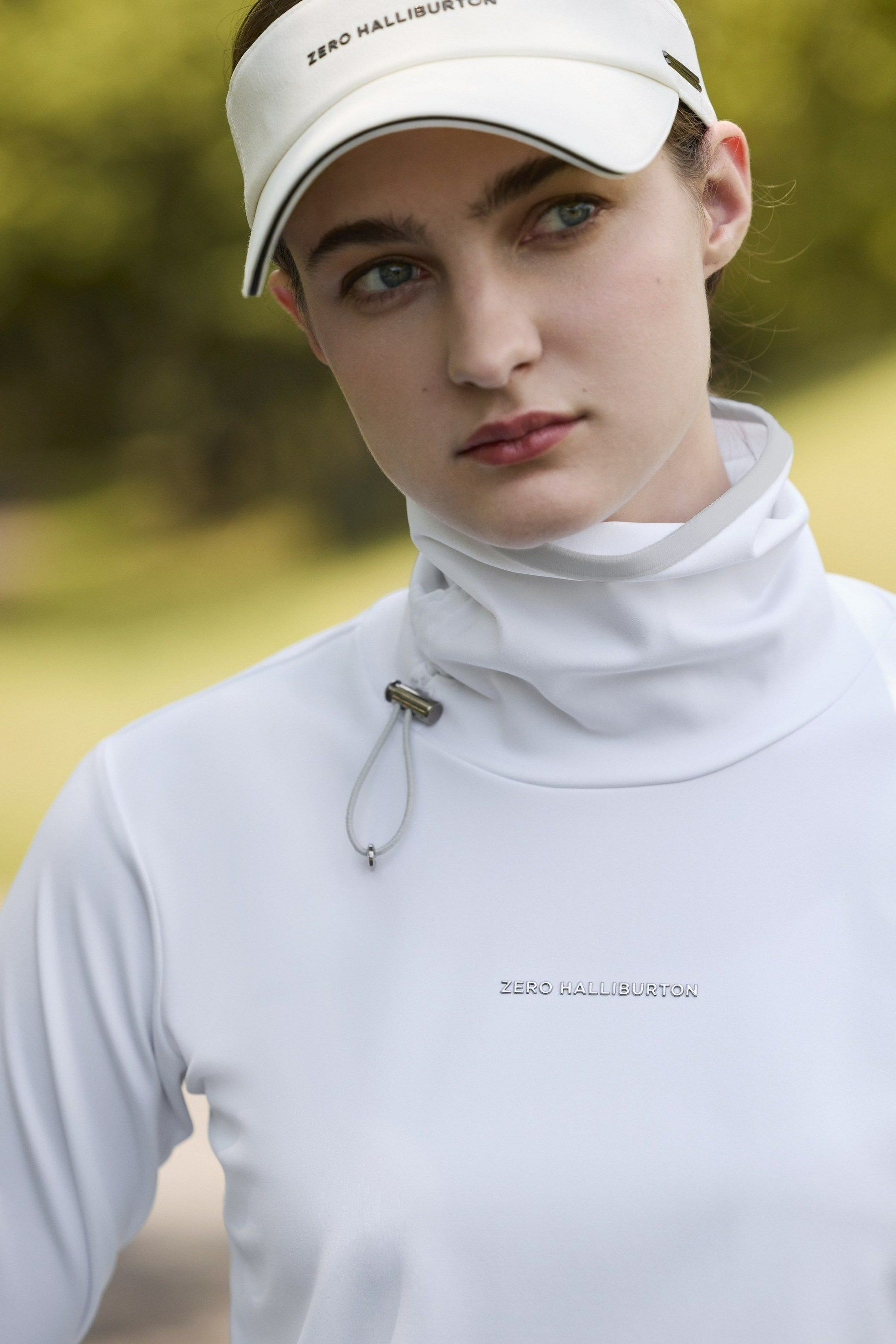 ゼロハリバートンゴルフのハイネックシャツ