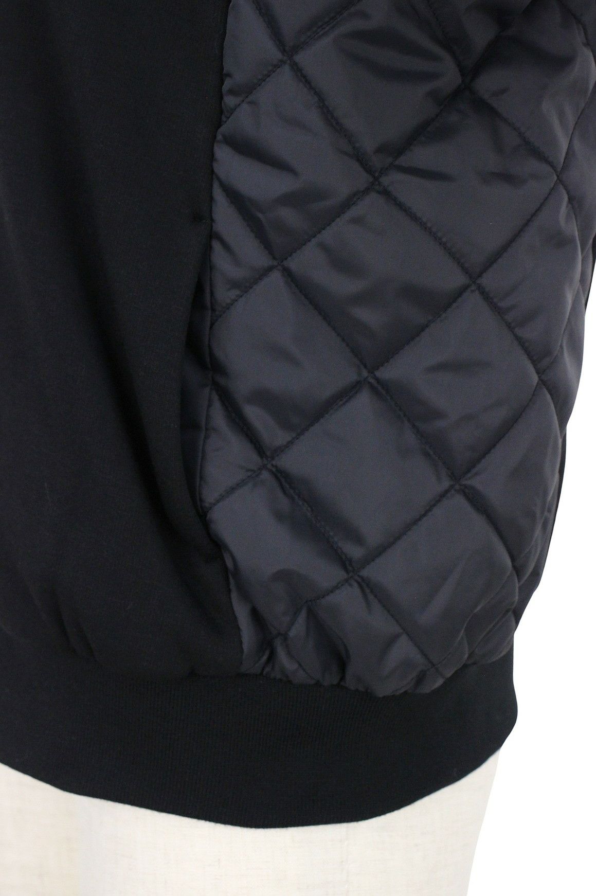 カステルバジャックスポーツのブルゾン