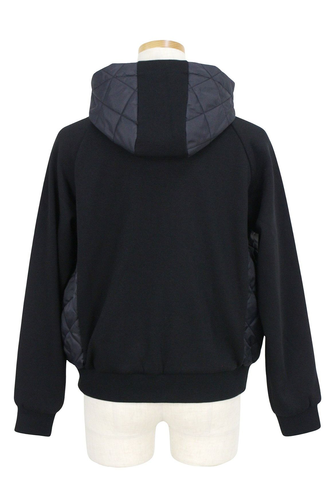 カステルバジャックスポーツのブルゾン