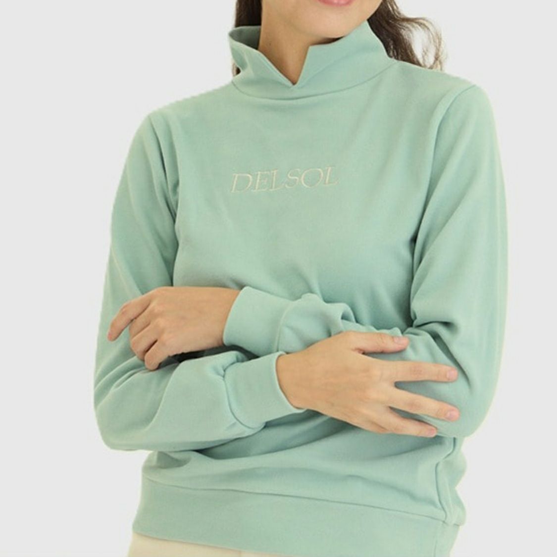 デルソルゴルフのハイネックシャツ