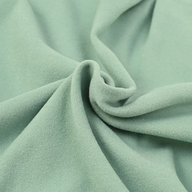 デルソルゴルフのハイネックシャツ