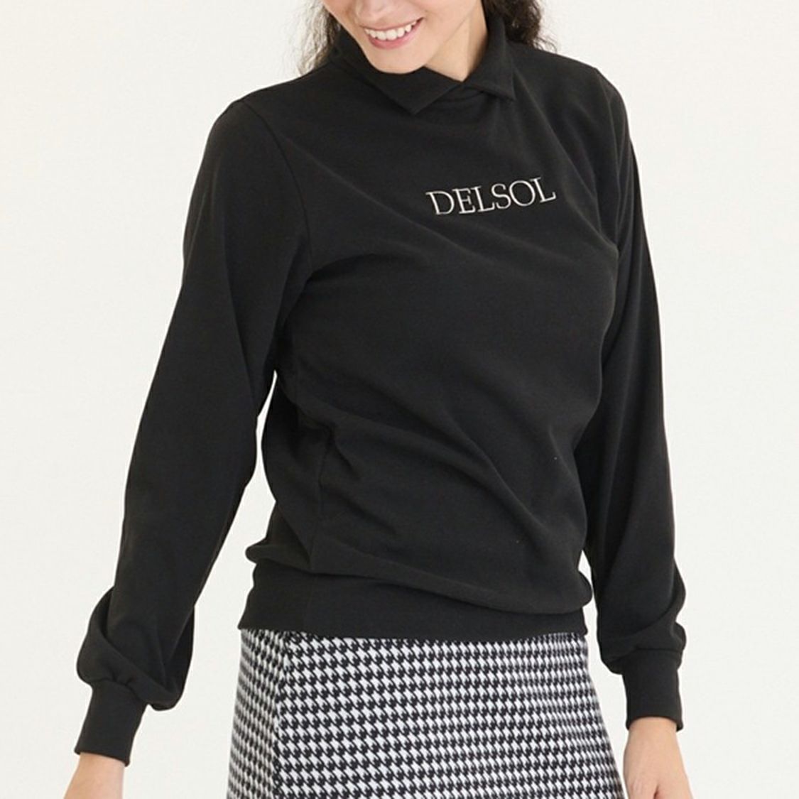 デルソルゴルフのハイネックシャツ