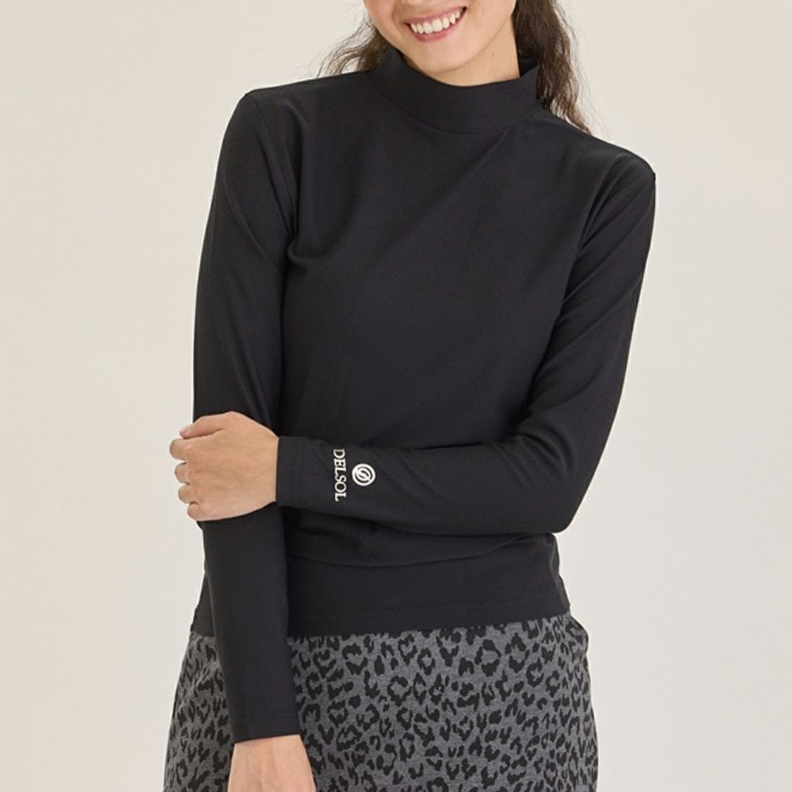 デルソルゴルフのハイネックシャツ