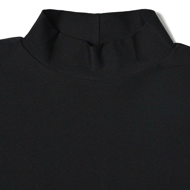 デルソルゴルフのハイネックシャツ