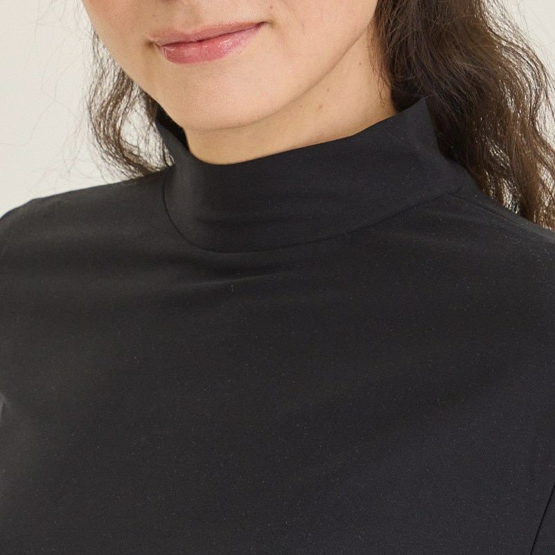 デルソルゴルフのハイネックシャツ