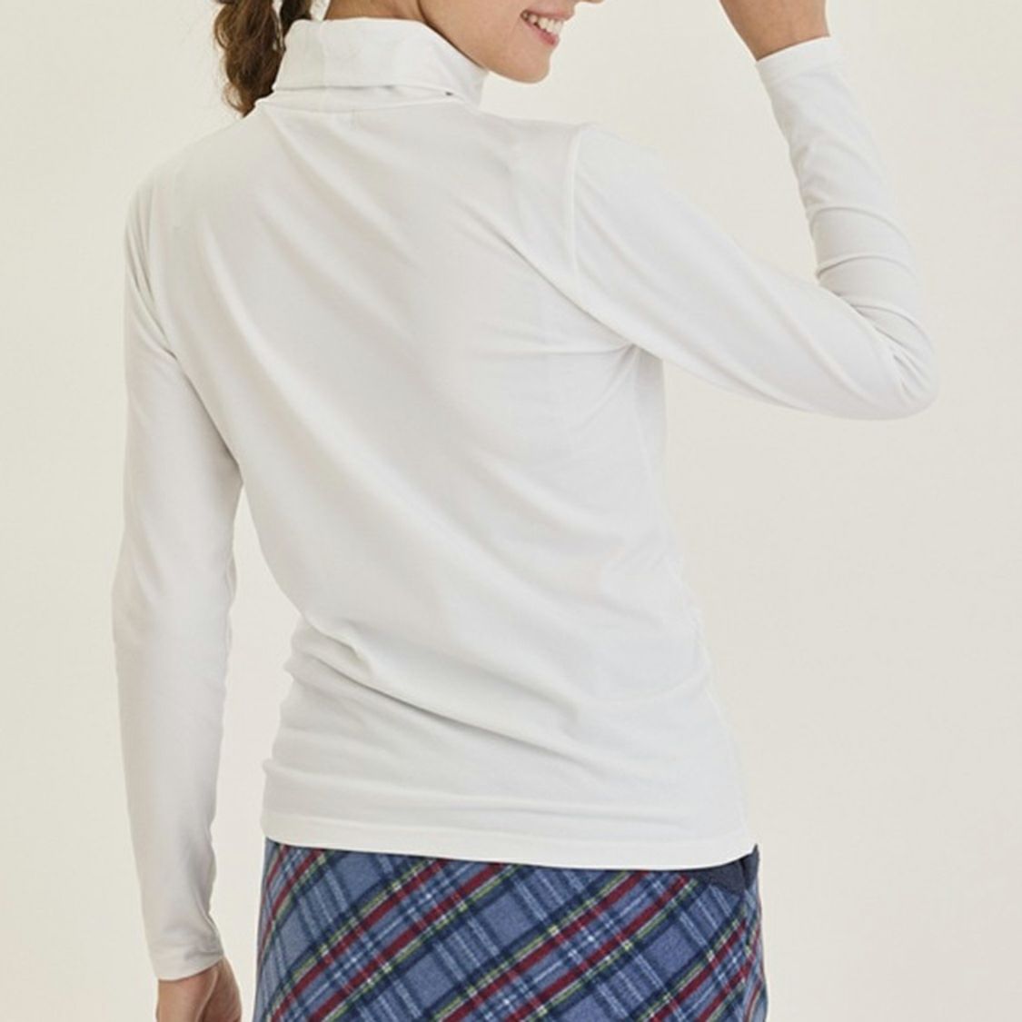 デルソルゴルフのハイネックシャツ