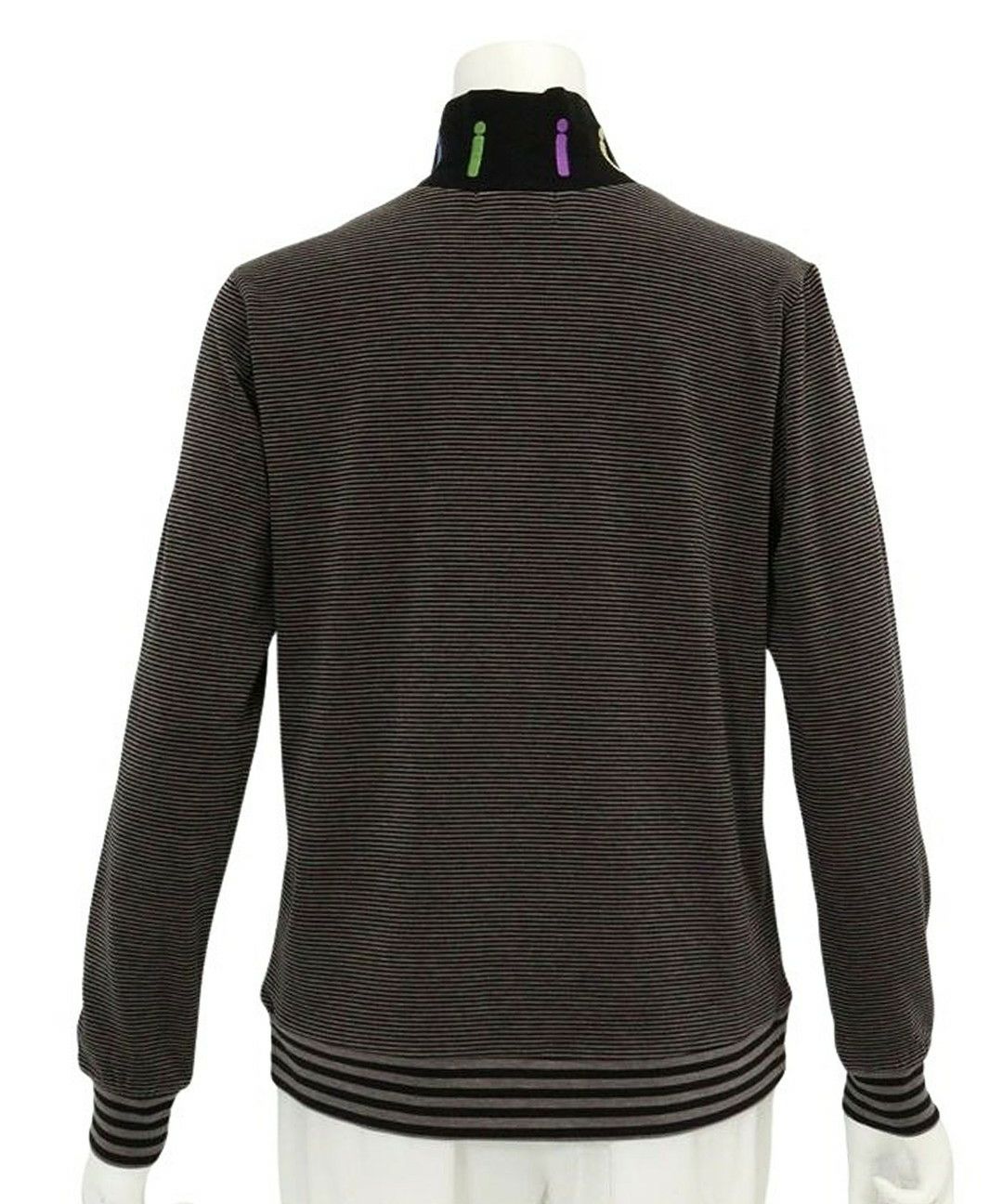 ピッコーネクラブのハイネックシャツ