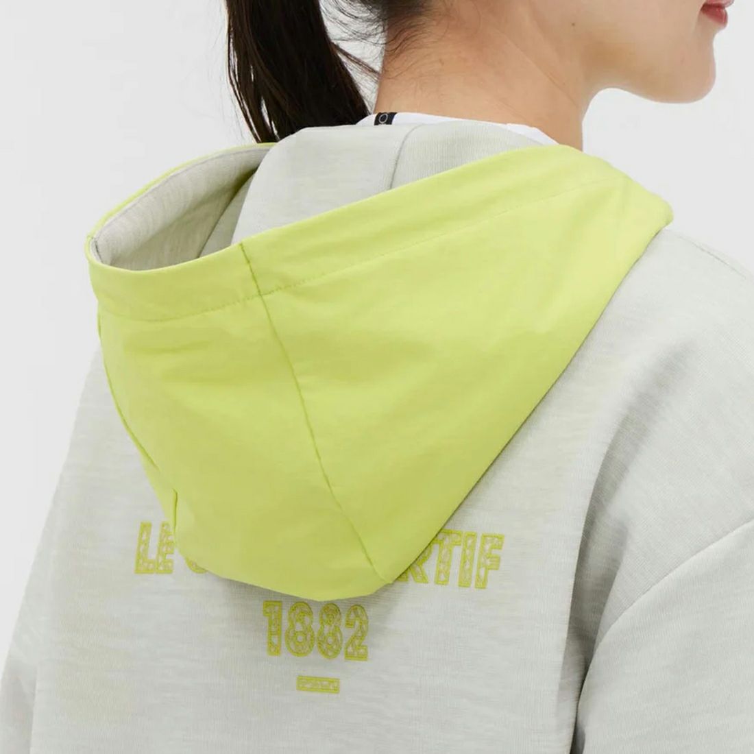 ルコックスポルティフゴルフのパーカー