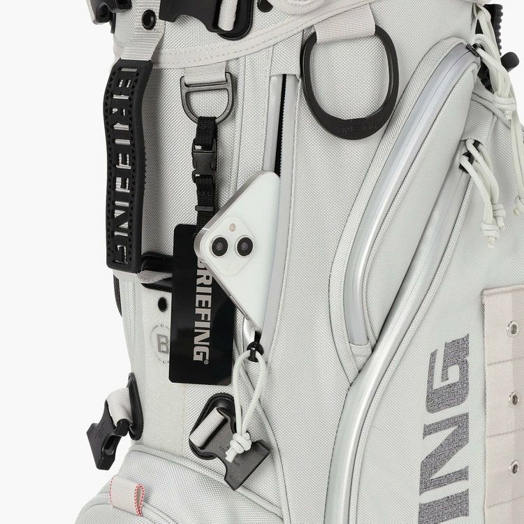 ブリーフィングのキャディバッグ