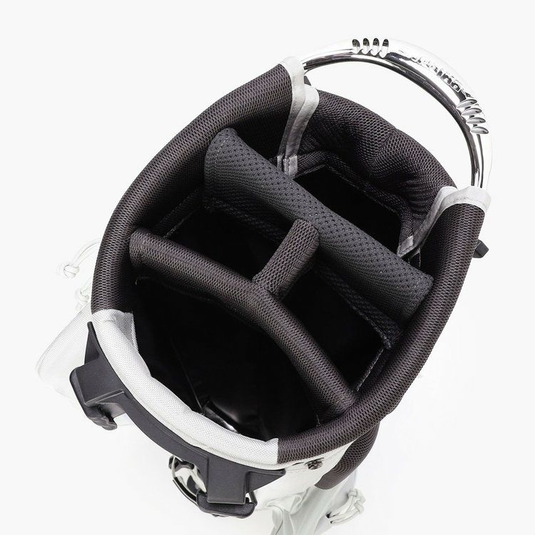 ブリーフィングのキャディバッグ