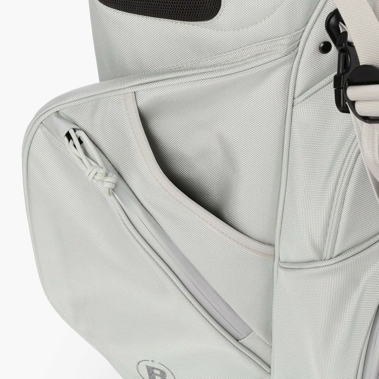 ブリーフィングのキャディバッグ