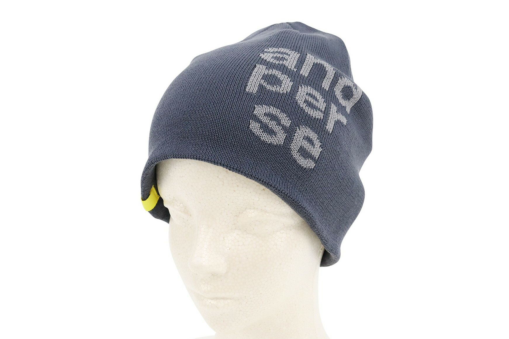 アンパスィのニット帽