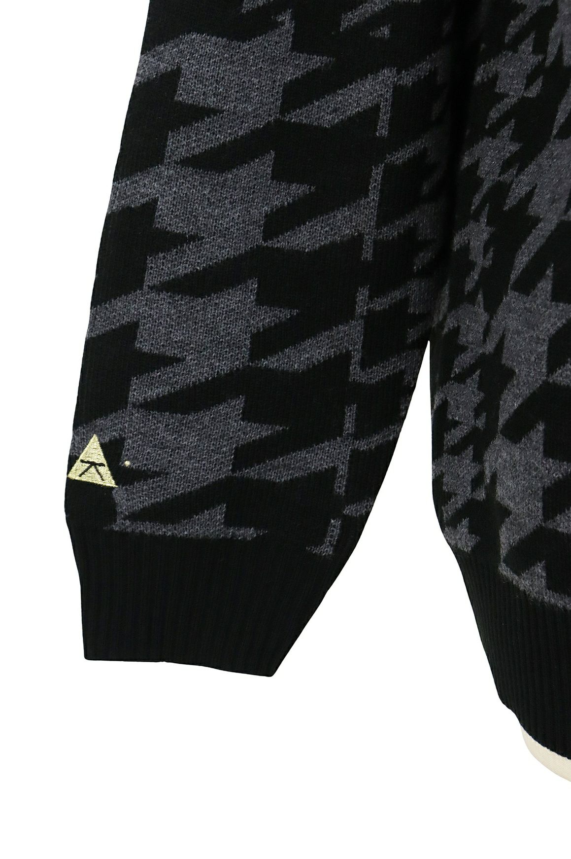 カールカナイのセーター