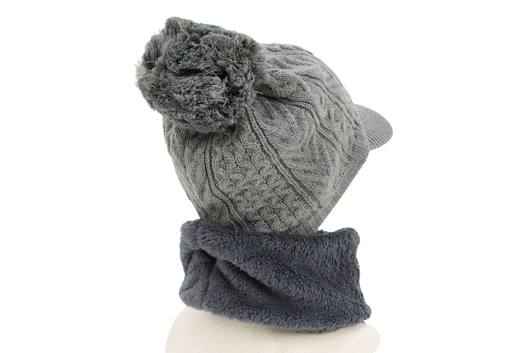 レザレクションのニットキャップ