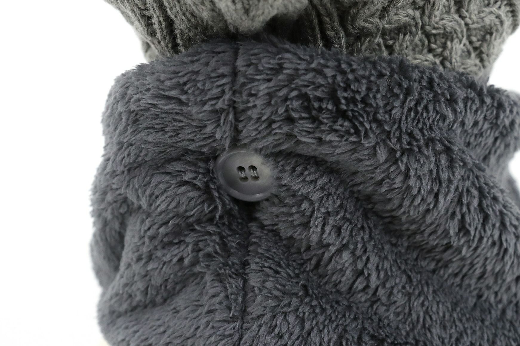 レザレクションのニットキャップ