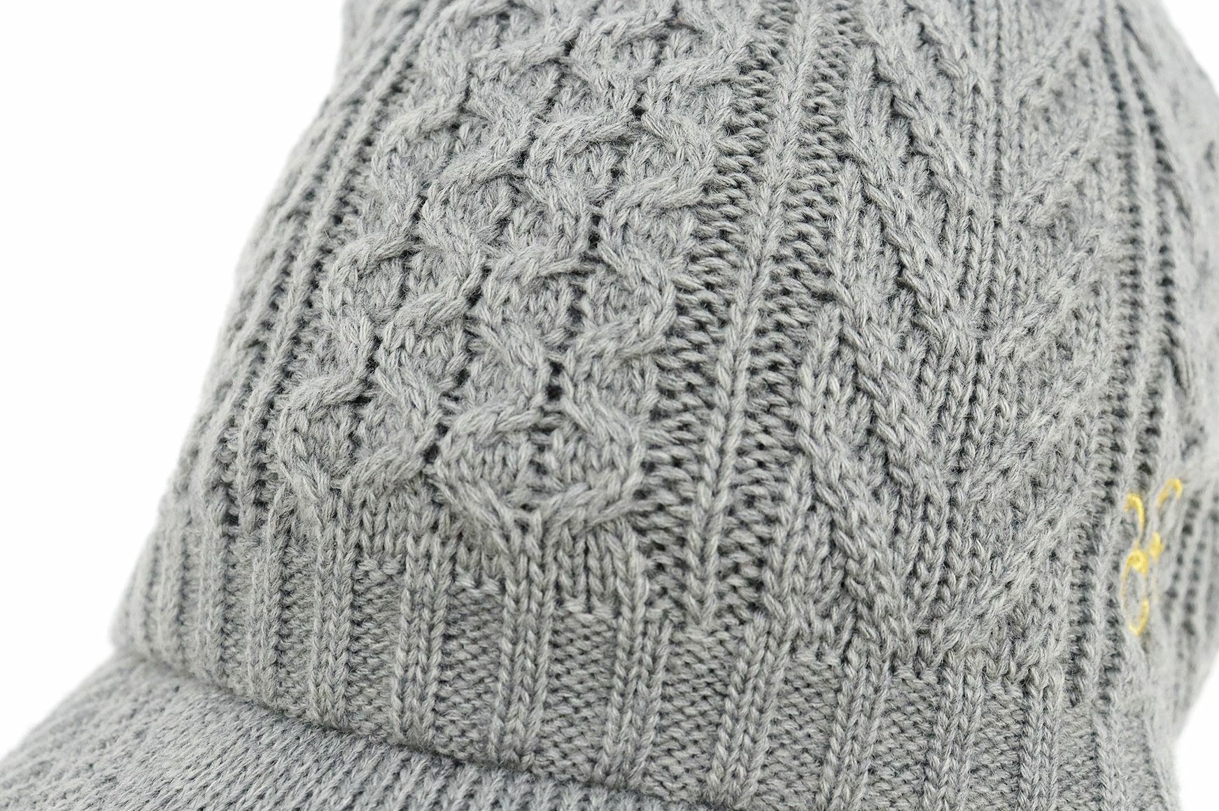 レザレクションのニットキャップ