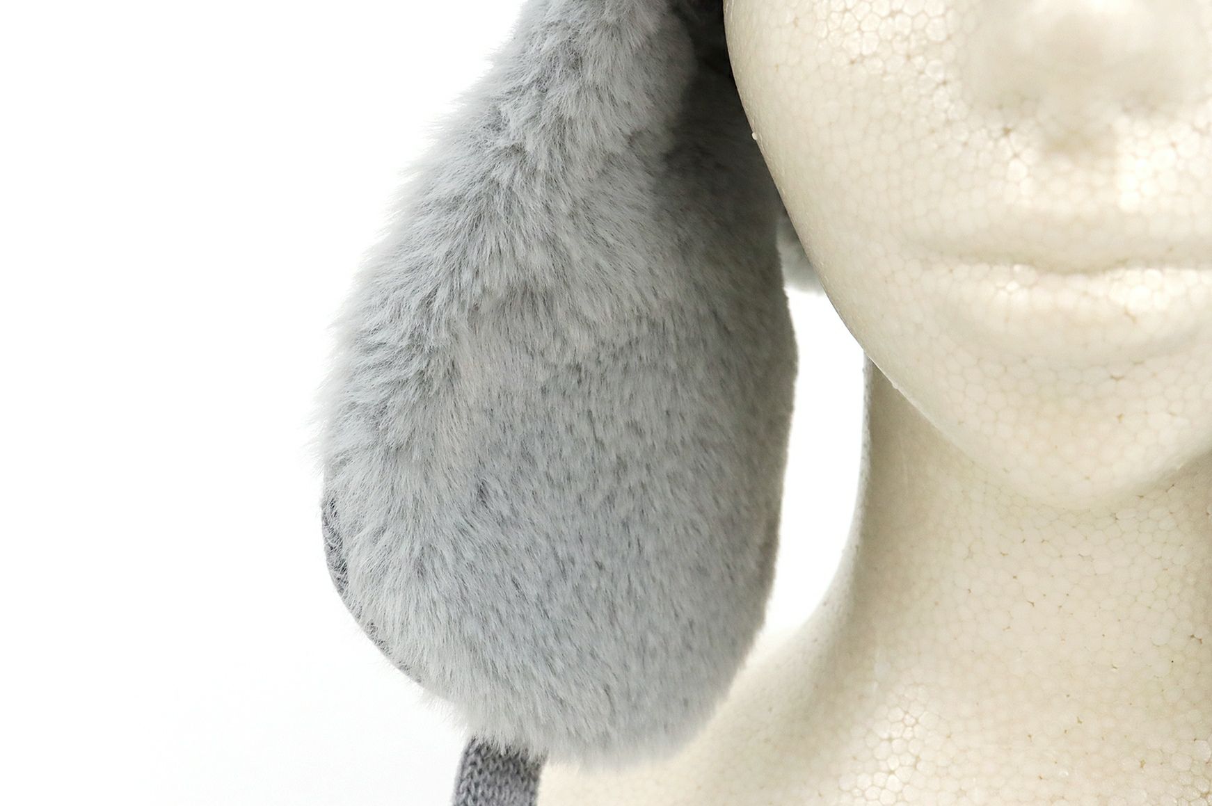 レザレクションのニットキャップ