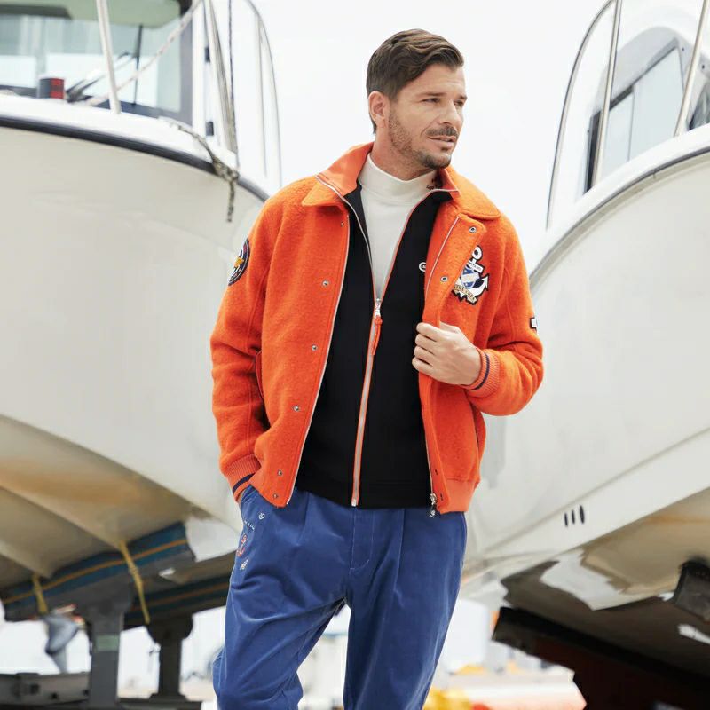 シナコバのハイネックシャツ