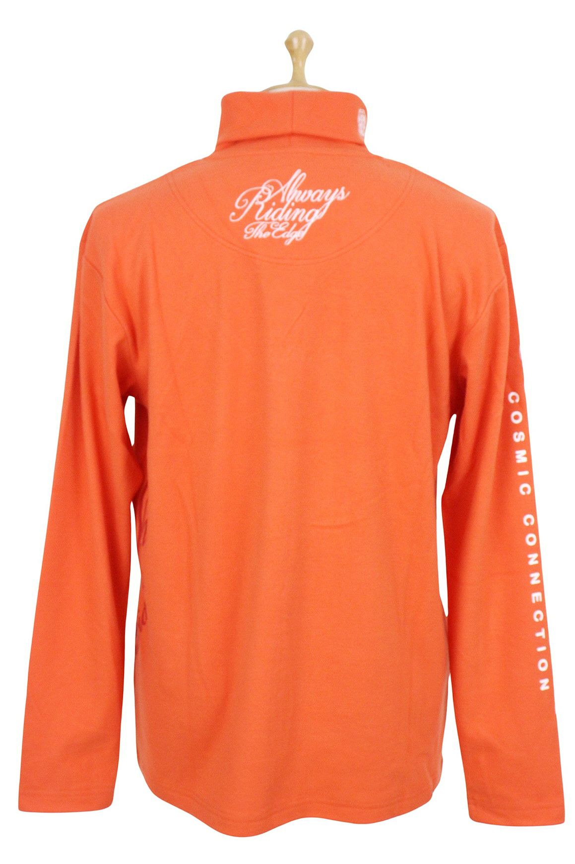 ガッチャゴルフのハイネックシャツ