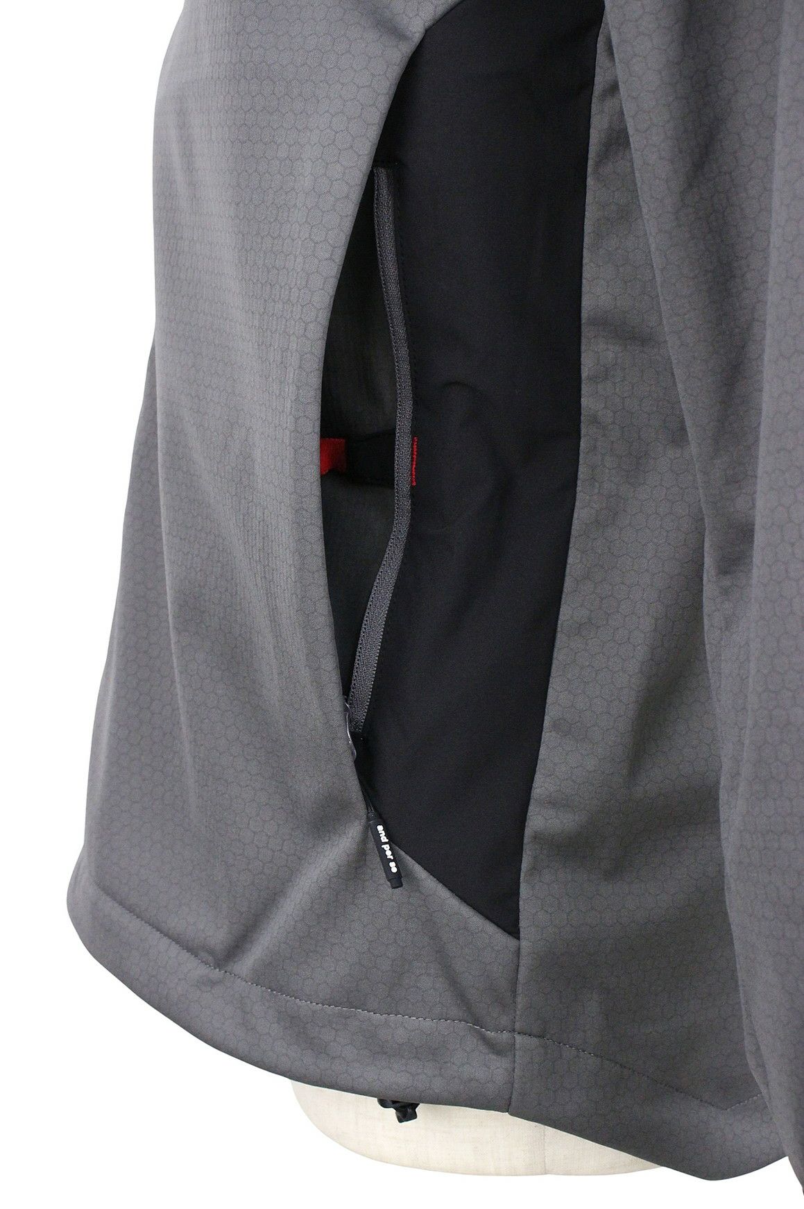 アンドゴルフのブルゾン