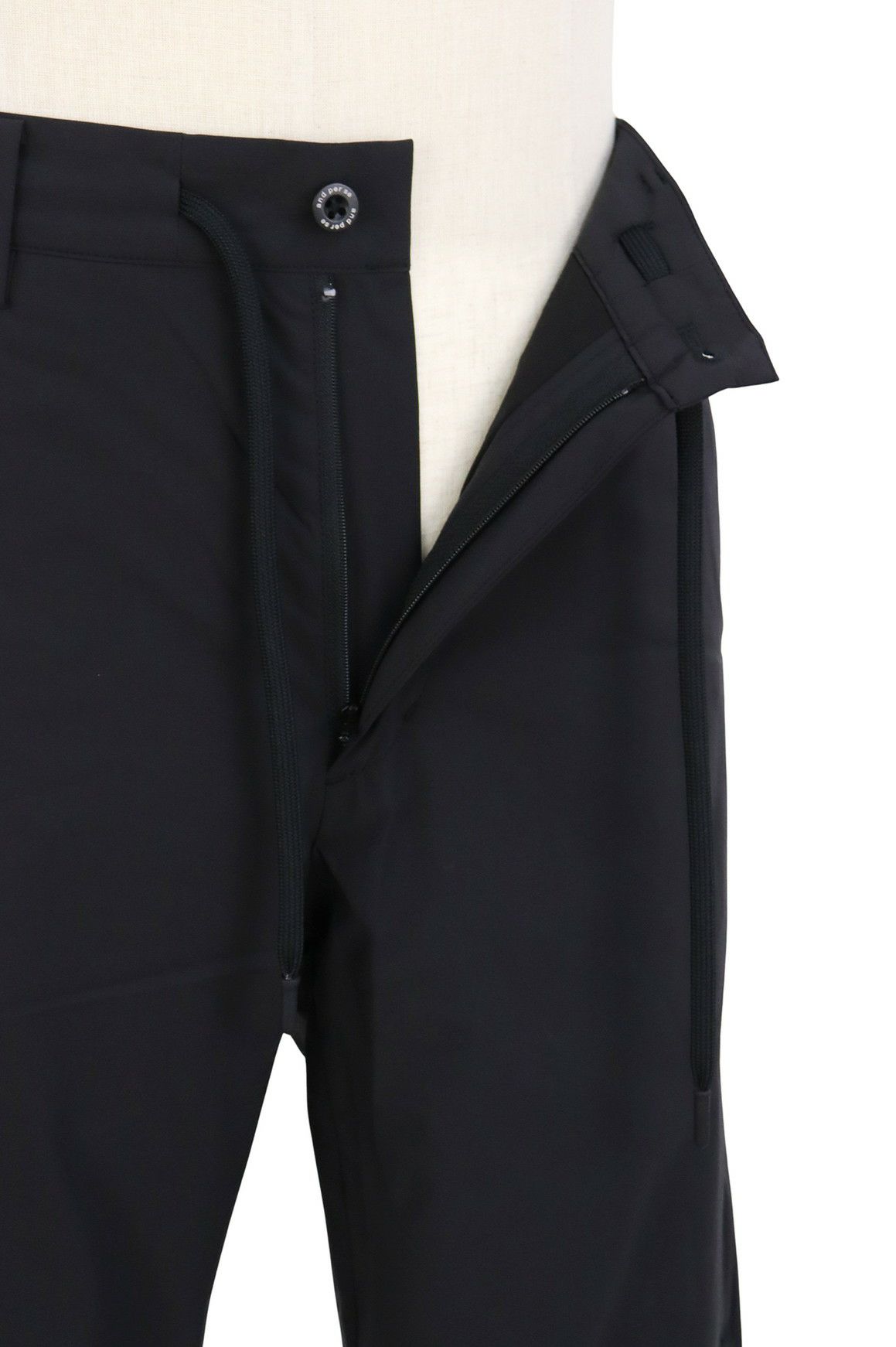 アンドゴルフのロングパンツ