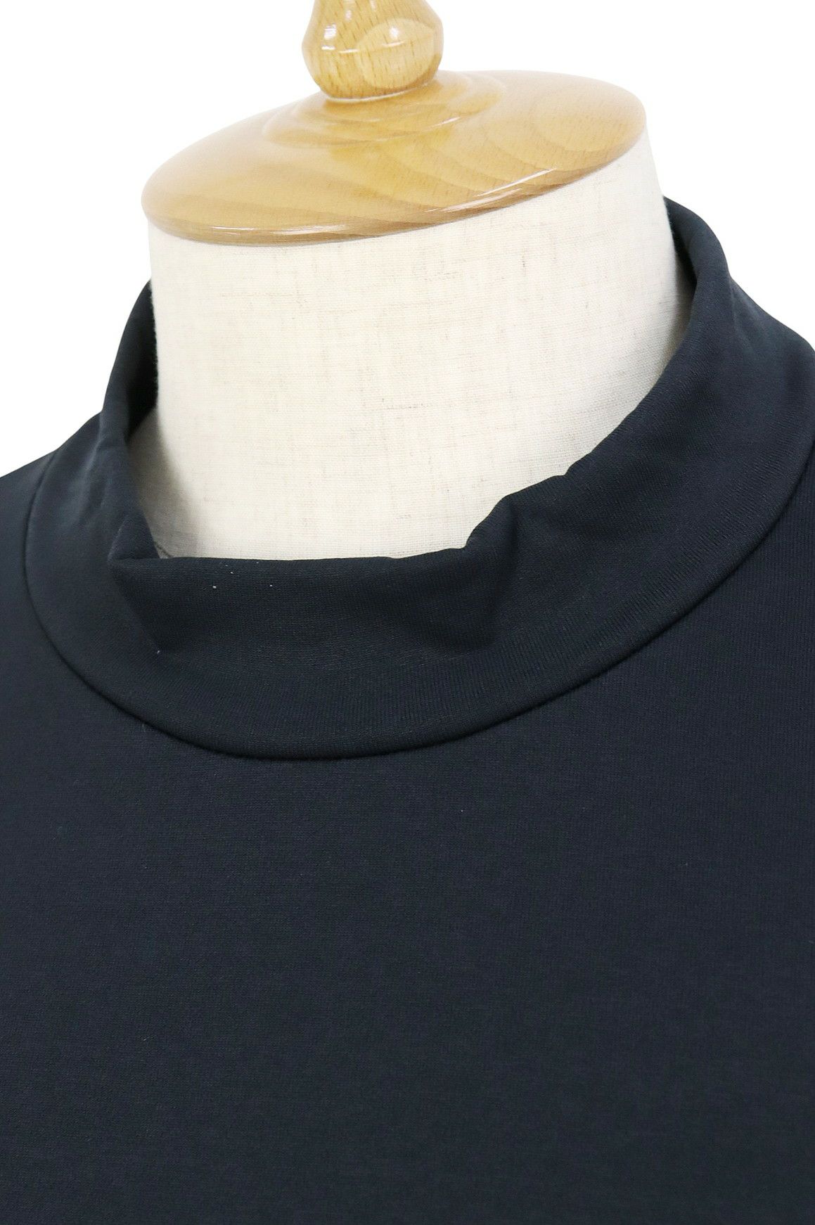 アンドゴルフのハイネックシャツ