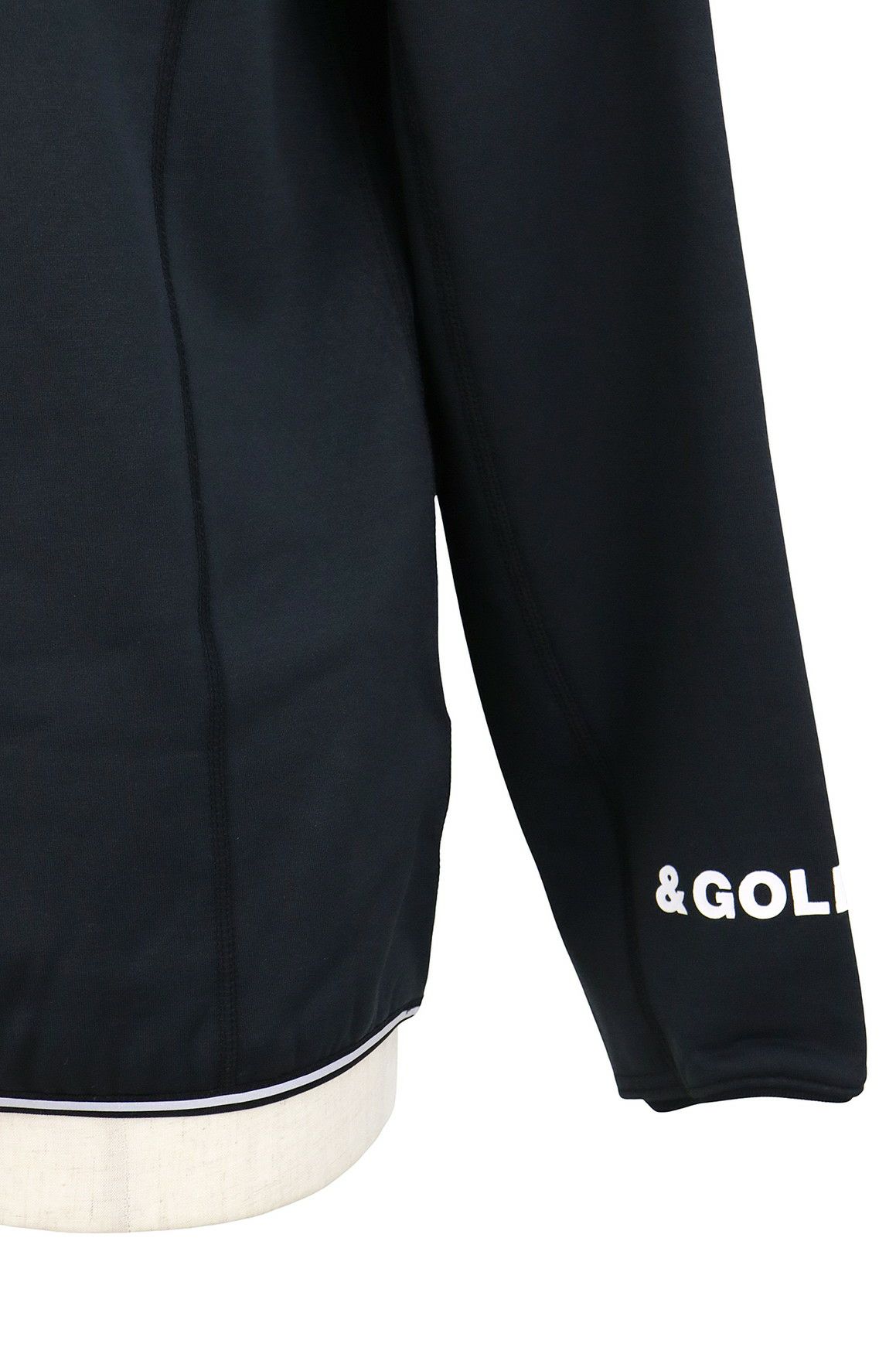 アンドゴルフのハイネックシャツ