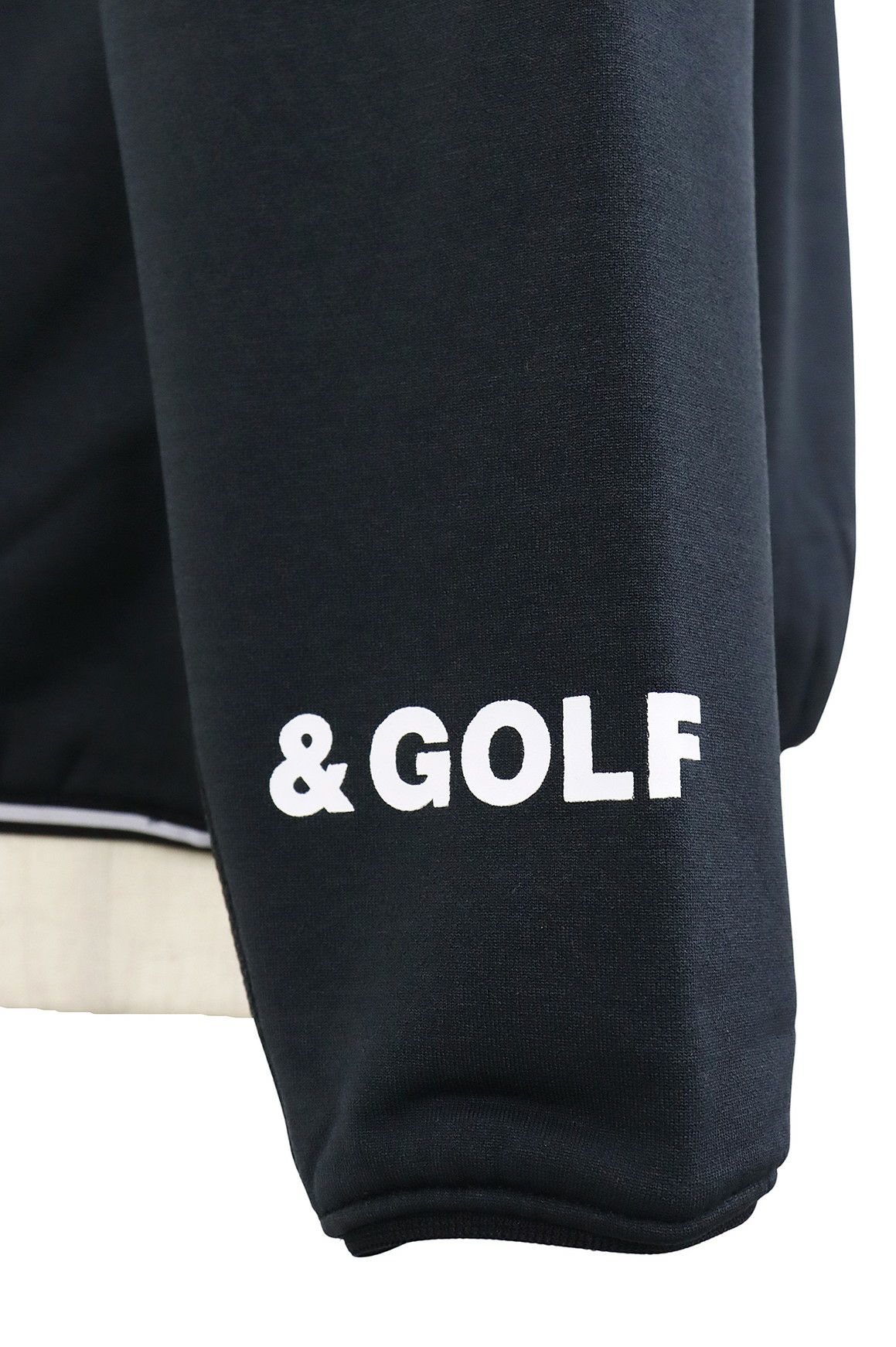 アンドゴルフのハイネックシャツ