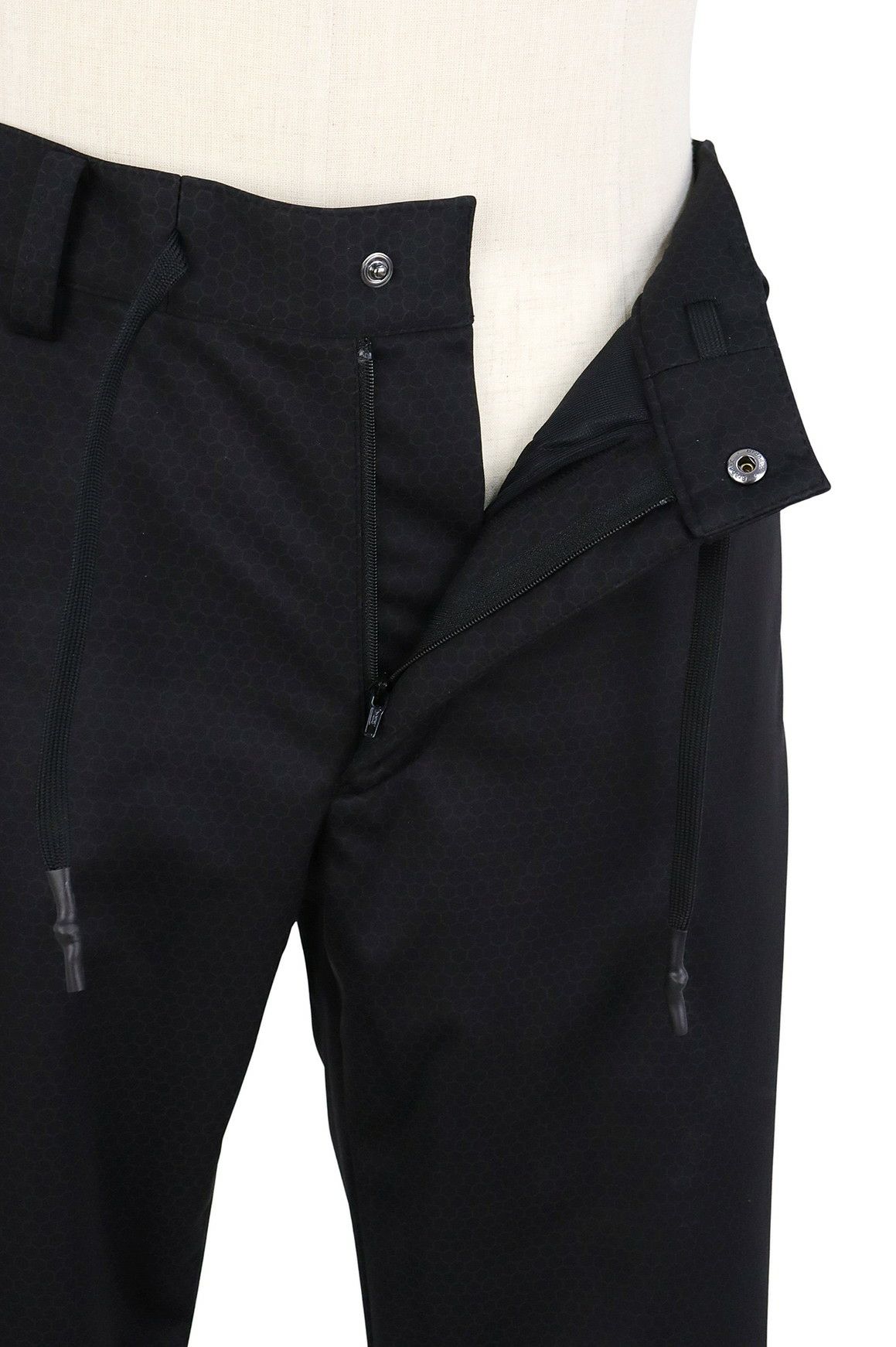 アンドゴルフのロングパンツ