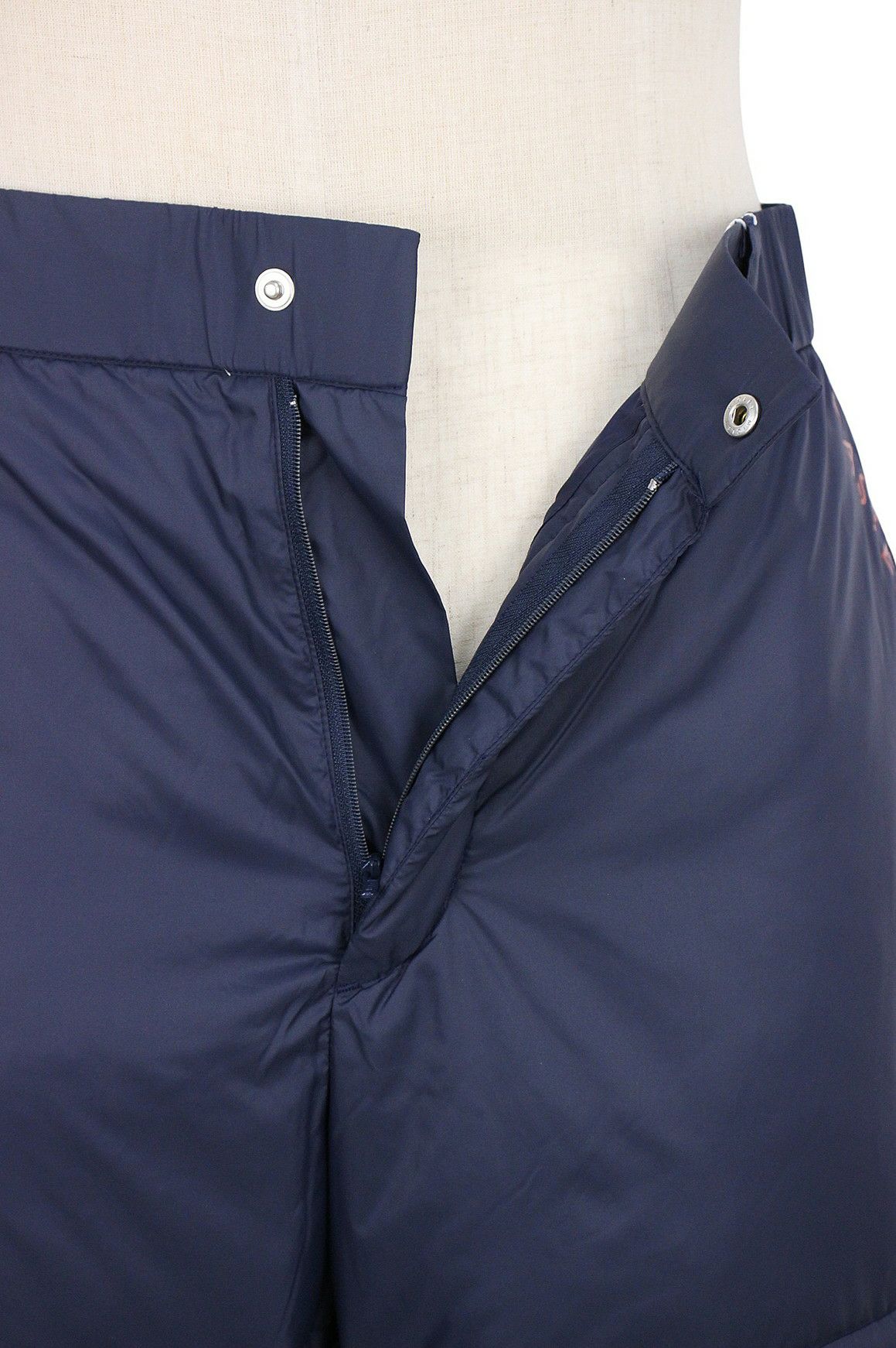 カステルバジャックスポーツのパンツ