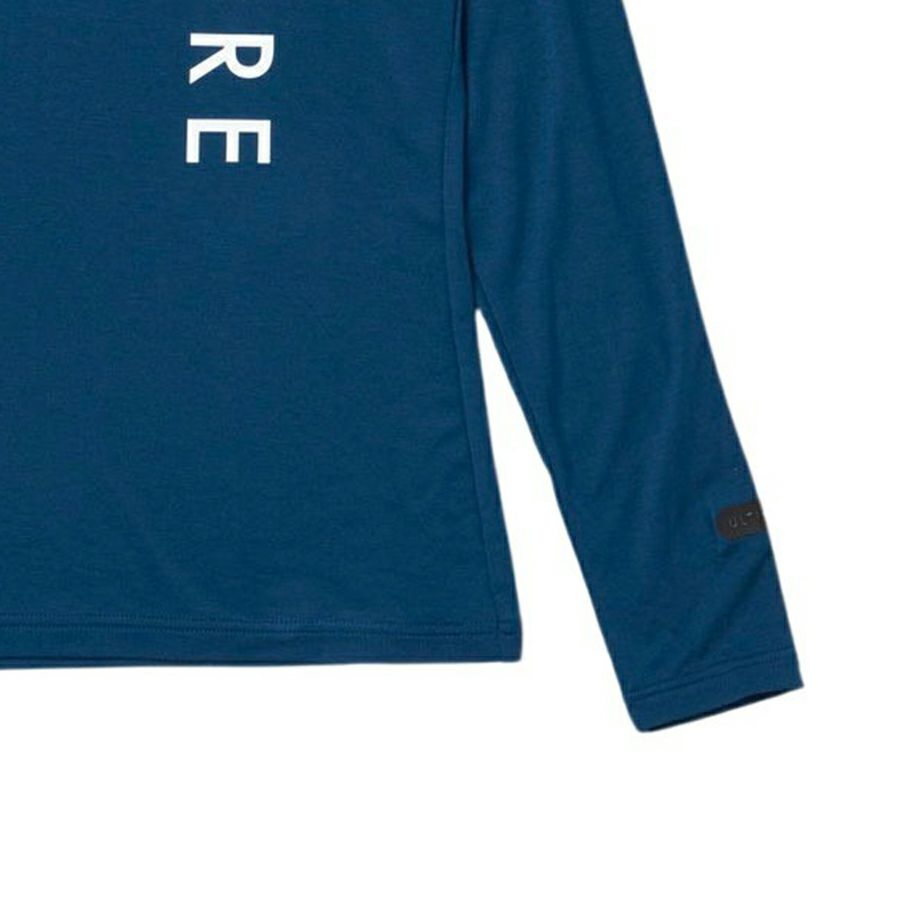 アルティコアブリヂストンゴルフのハイネックシャツ