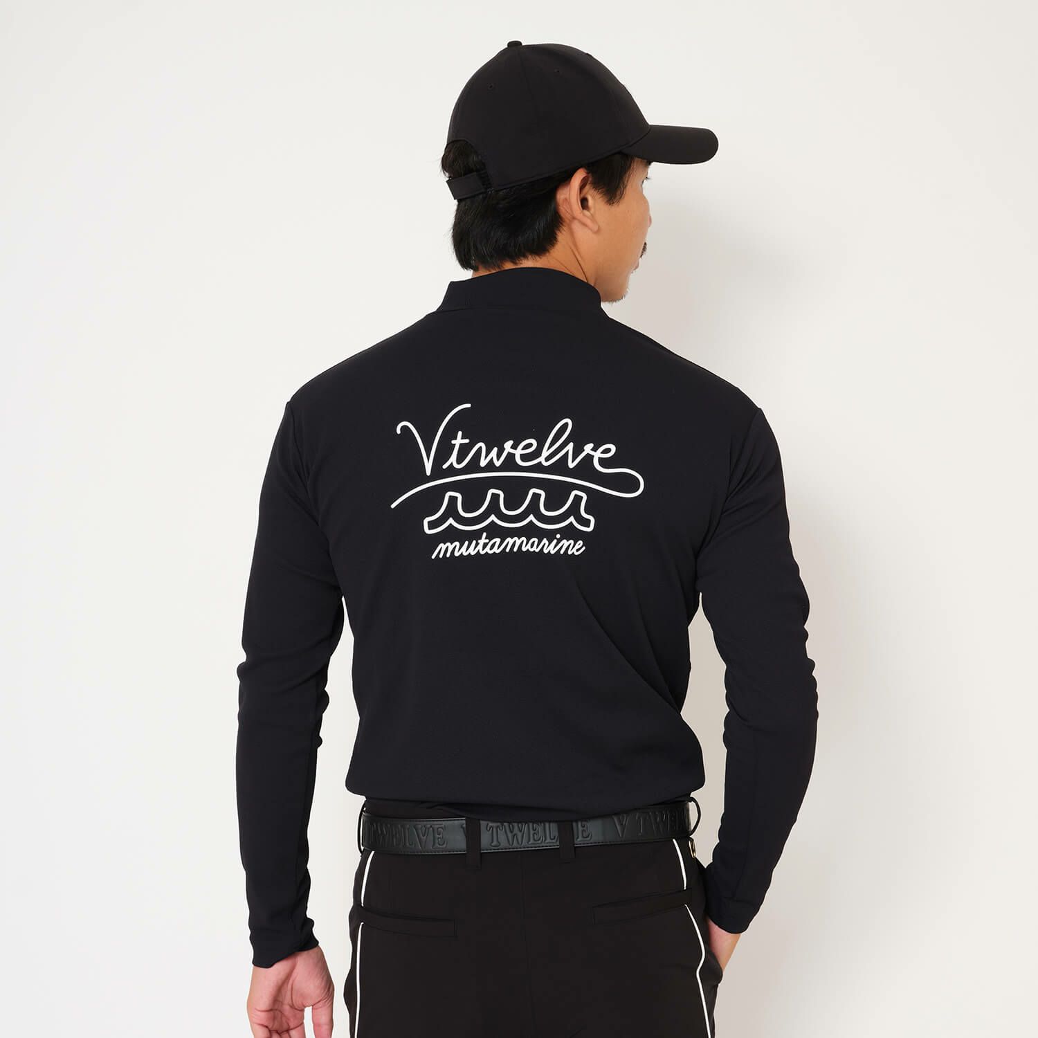 ヴィトゥエルブゴルフのハイネックシャツ