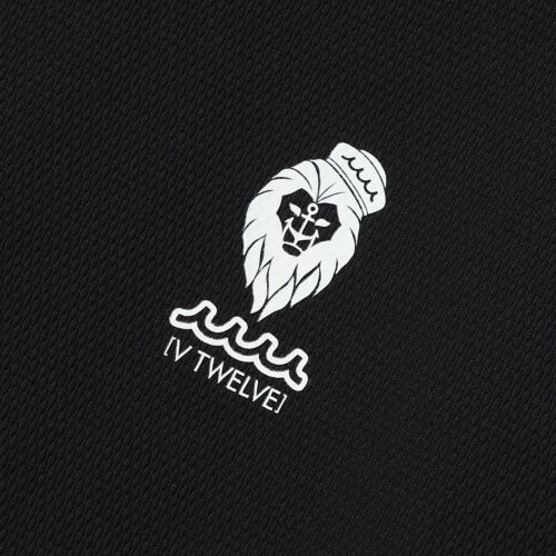 ヴィトゥエルブゴルフのハイネックシャツ