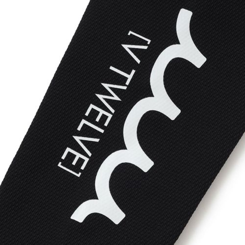 ヴィトゥエルブゴルフのハイネックシャツ