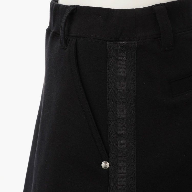 ブリーフィングのスカート