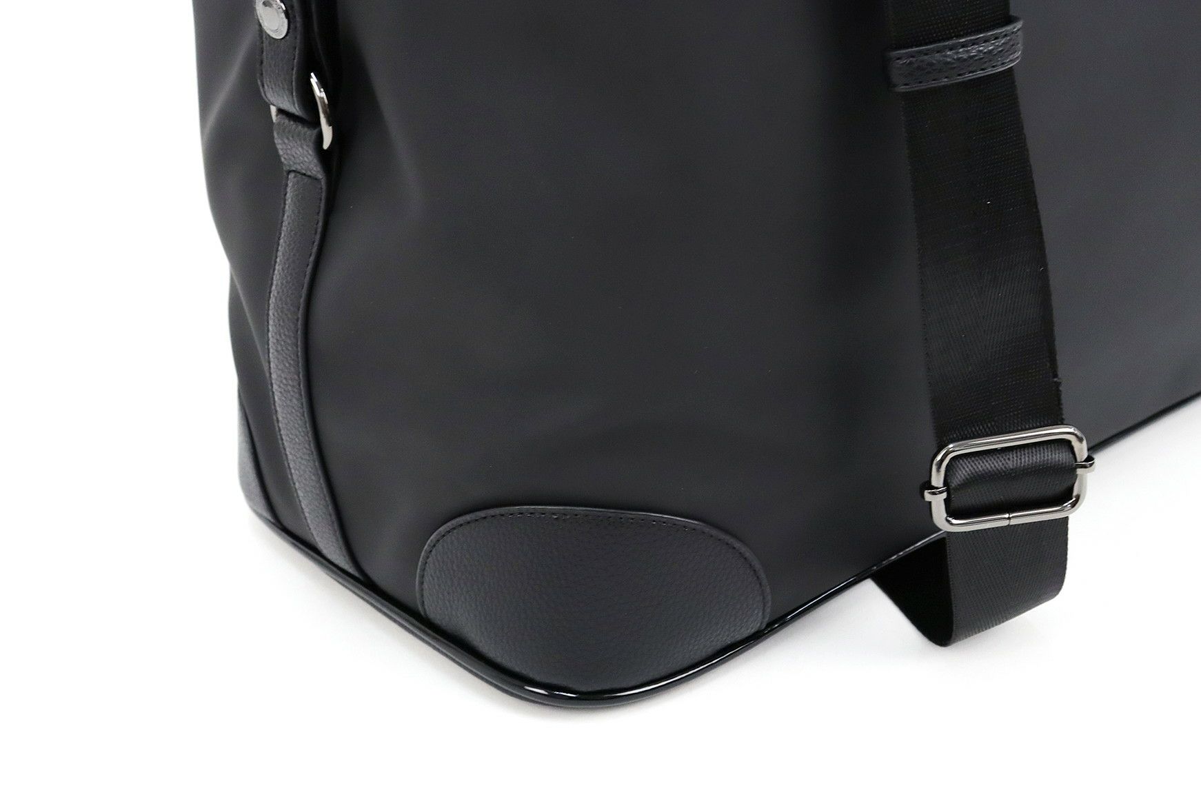 ウノピゥウノウグァーレトレのボストンバッグ