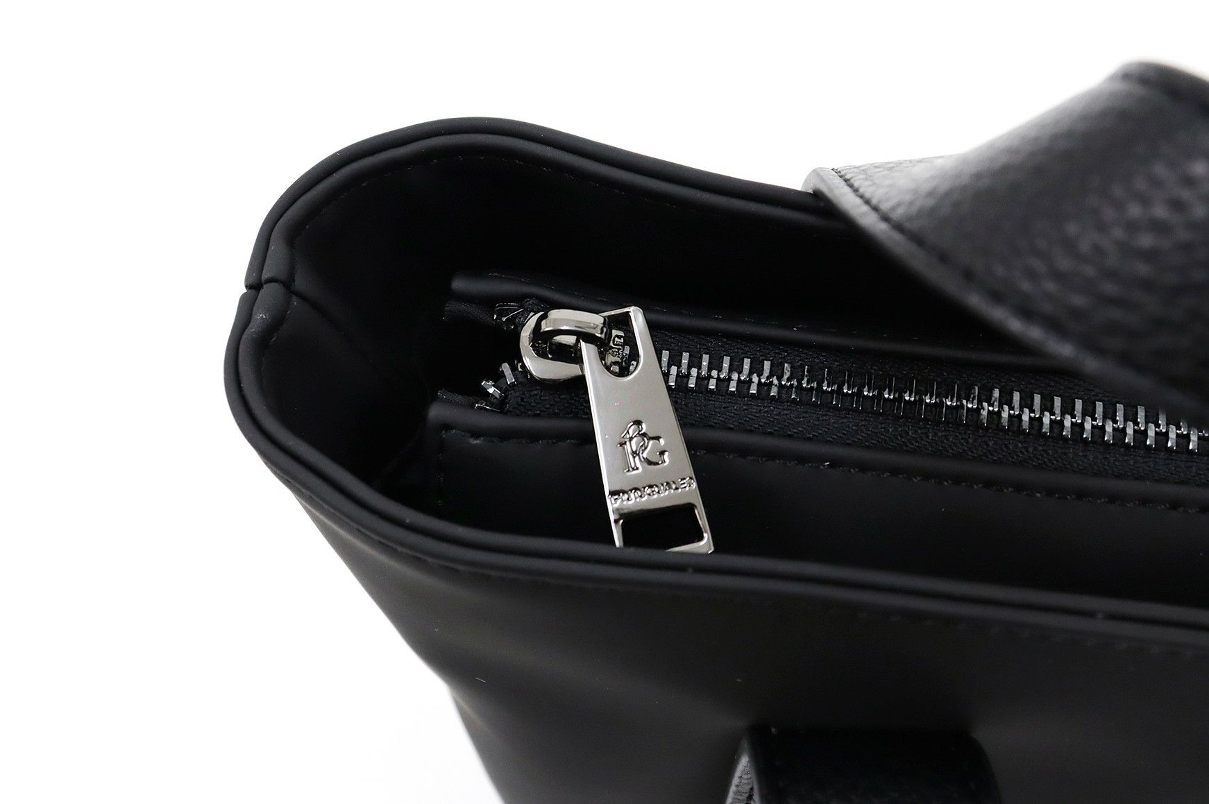 ウノピゥウノウグァーレトレのカートバッグ