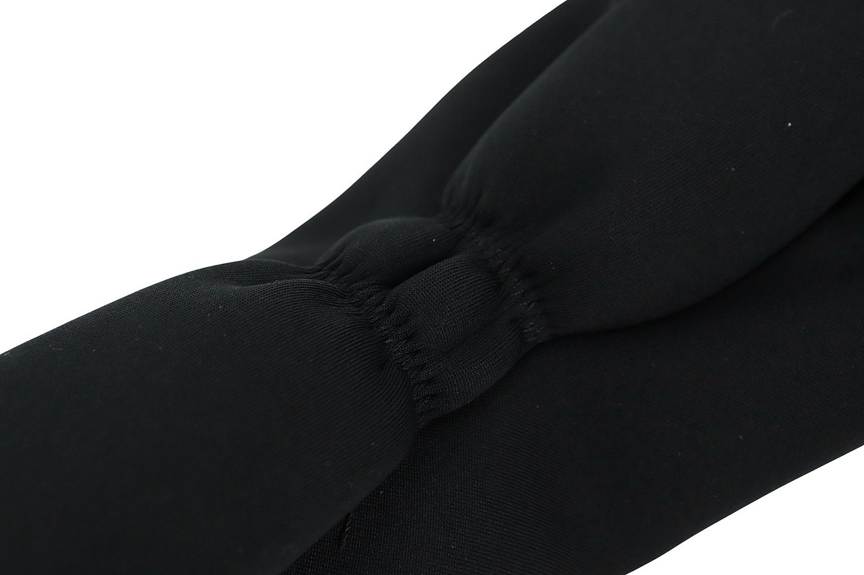 ピーダブリュサーキュラスのヘッドカバー