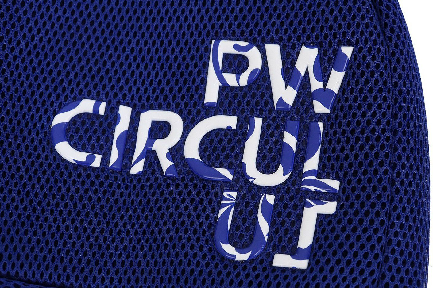 ピーダブリュサーキュラスのアイアンカバー